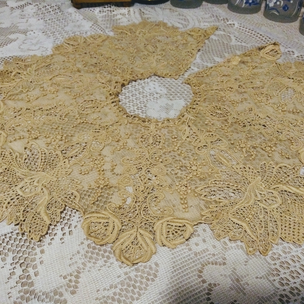 Vintage antique victorian lace collar